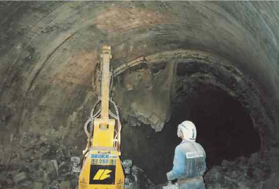 Image showing demolition of worn lining in the burning zone of a 6.1 m diameter kiln.