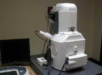 Photograph of a modern scanning electron microscope